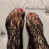 barefoot.housewife